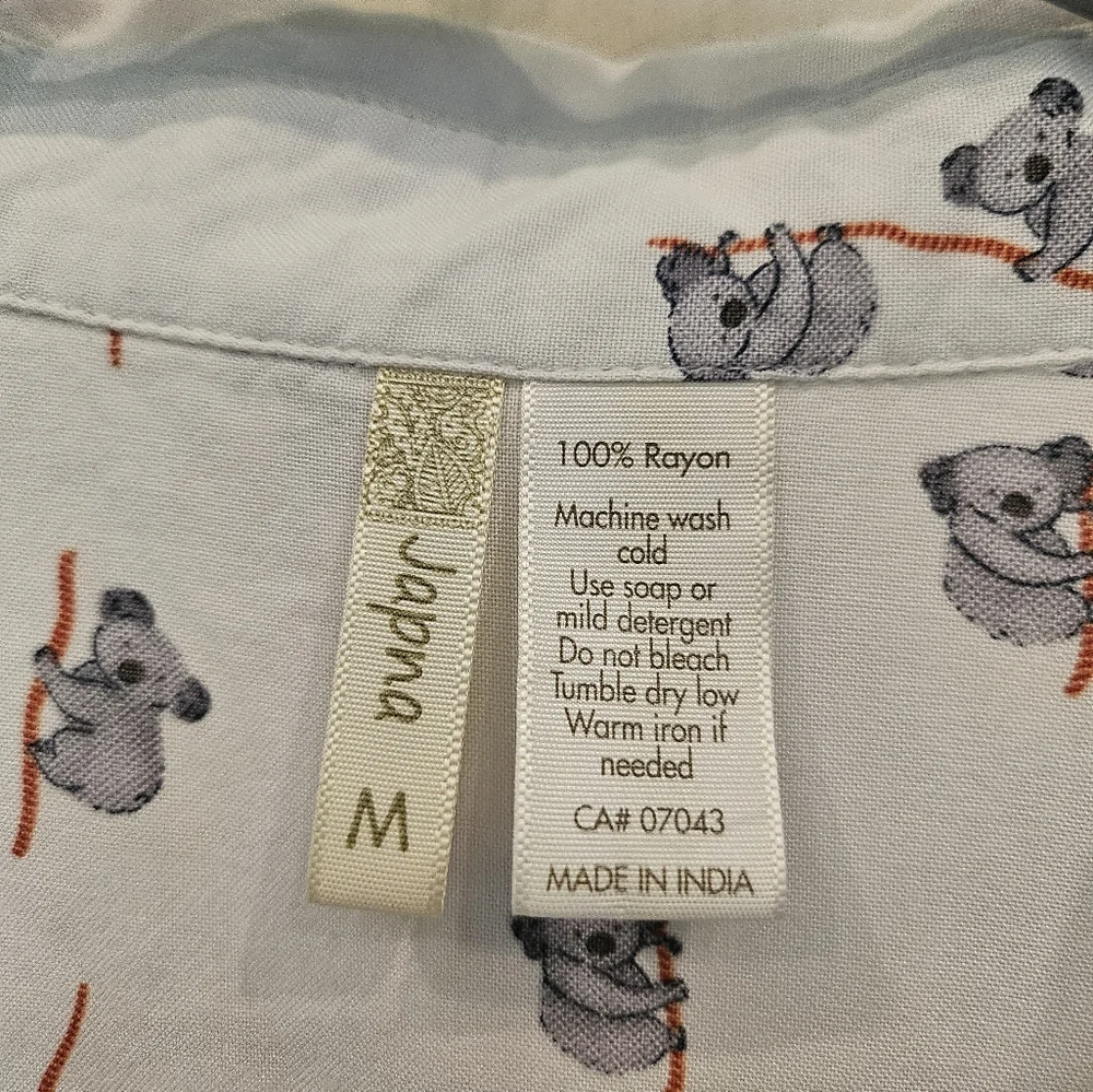 Koala blouse ๐จ๐ - Picture 3 of 8